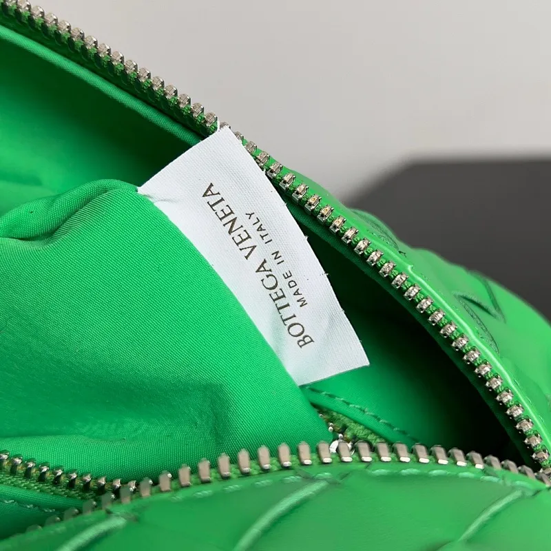 All categories 💚 Authentic bags 💚 BV 2025 new BV toiletry bag